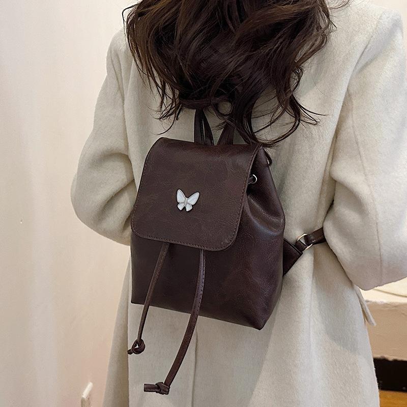 Beautiful casual fashion 2025 spring new simple backpack female college student large capacity backpack travel backpack коричневий
Beautiful casual fashion 2025 spring new simple backpack female college student large capacity backpack travel backpack коричневий