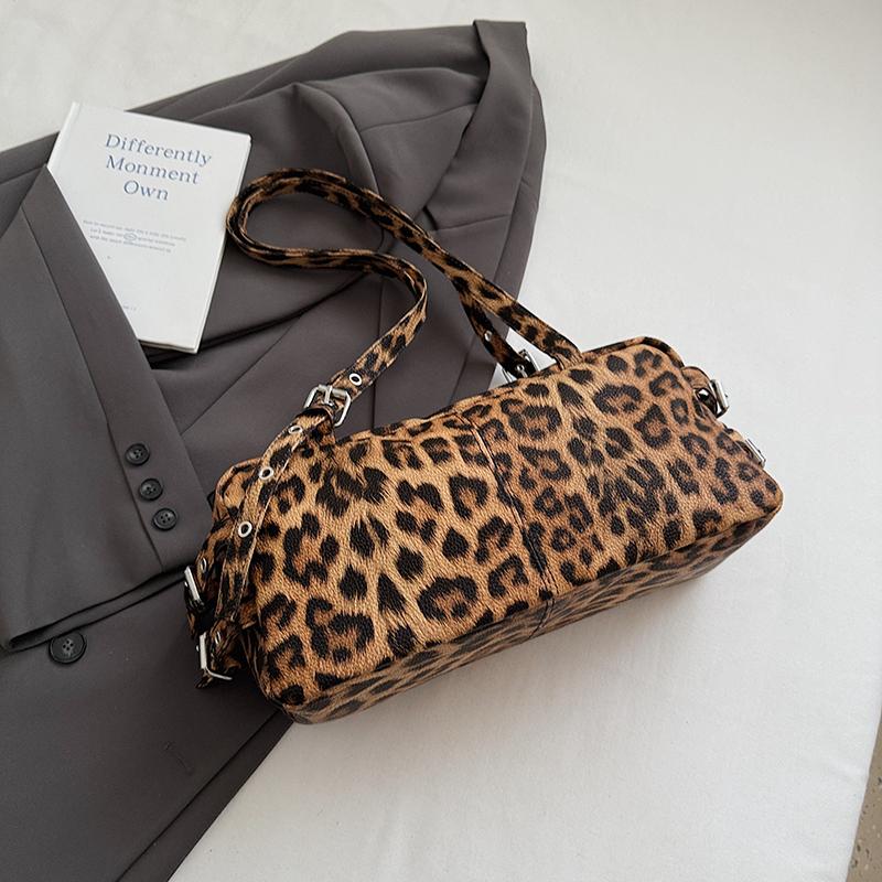 2026 Autumn And Winter Latest Fashi Trends Leopard Prints Underarm Shoulder Bags For Women Luxury Designer Purese And Handbags 31x14x13cm
2026 Autumn And Winter Latest Fashi Trends Leopard Prints Underarm Shoulder Bags For Women Luxury Designer Purese And Handbags 31x14x13cm