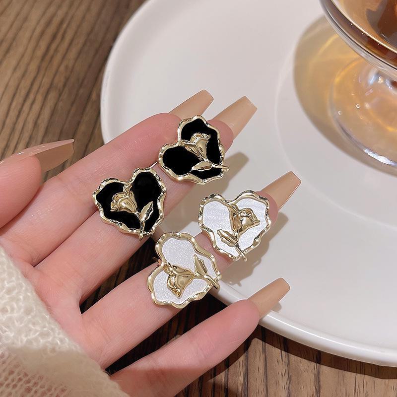 Tulip Flower S925 Silver Needle Wave Edge Earrings - Trendy Love Design for Women E5853 белый
Tulip Flower S925 Silver Needle Wave Edge Earrings - Trendy Love Design for Women E5853 белый