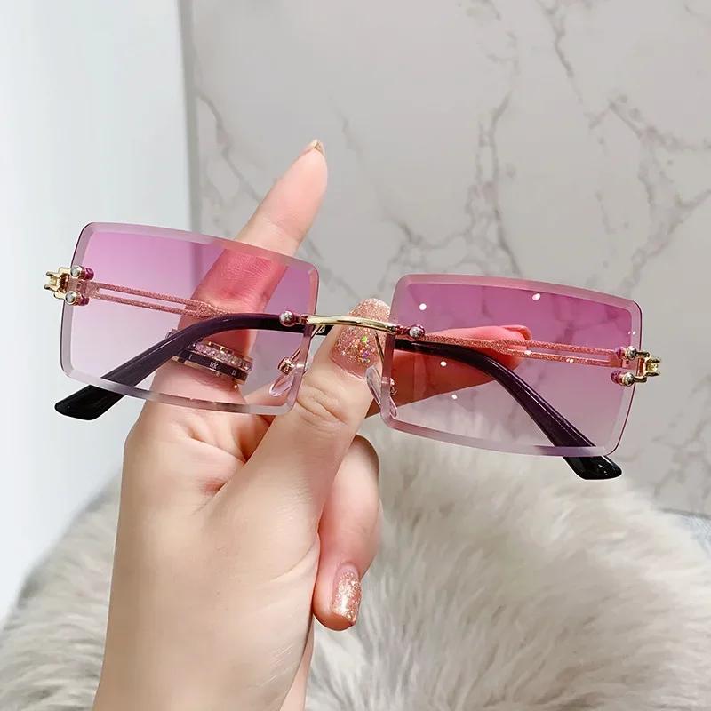 Vintage Trendy Rimless Goggles for Women Frameless Rectangular Sunglasses Gradient Summer Traveling Sun Eyeglasses UV Protection 400 Protection
Vintage Trendy Rimless Goggles for Women Frameless Rectangular Sunglasses Gradient Summer Traveling Sun Eyeglasses UV Protection 400 Protection
