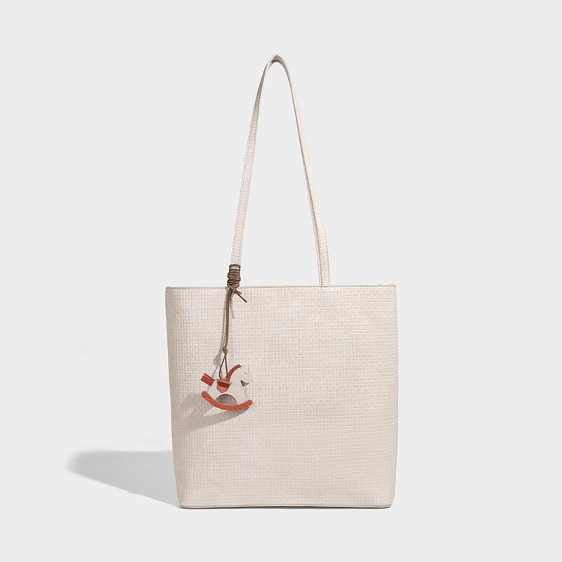 Женская сумка 2025 лето новая мода универсальная сумочка женская трендовая сумка через плечо высококлассная плетеная сумка-тоут бежевый
Женская сумка 2025 лето новая мода универсальная сумочка женская трендовая сумка через плечо высококлассная плетеная сумка-тоут бежевый