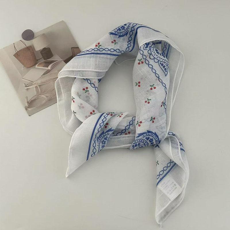 Cherry Printed Headscarf Small Square Scarf Women s French Lazy Pure Desire Style Tied Scarf Silk Scarf Charming Bag Decoration
Cherry Printed Headscarf Small Square Scarf Women s French Lazy Pure Desire Style Tied Scarf Silk Scarf Charming Bag Decoration