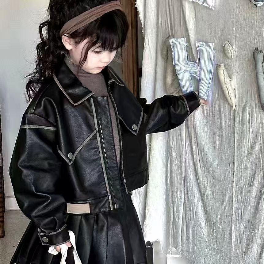 Девочки Модный Кожаный Комплект Куртка и Юбка на Флисовой Подкладке Size 130
Девочки Модный Кожаный Комплект Куртка и Юбка на Флисовой Подкладке Size 130