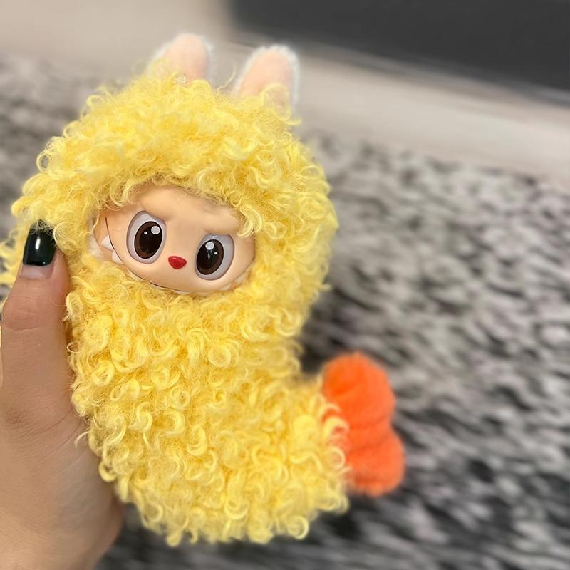 Bright Yellow Knitted Baby Sleep Bag Toy Shaped Like A Shrimp Stand Out Overall Doll Clothes For Labubu Shrimp Ball Doll 17cm
Bright Yellow Knitted Baby Sleep Bag Toy Shaped Like A Shrimp Stand Out Overall Doll Clothes For Labubu Shrimp Ball Doll 17cm