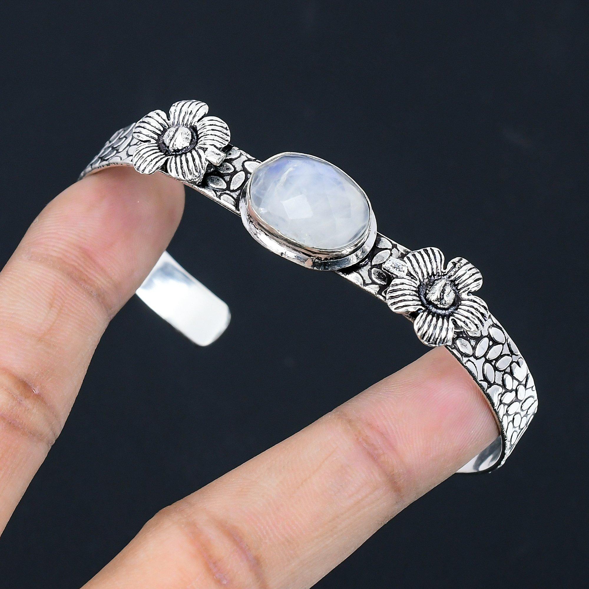 Rainbow Moonstone Gemstone Ethnic Flower Crown Chakra Bangle Jewelry 925 Silver Adjustable
Rainbow Moonstone Gemstone Ethnic Flower Crown Chakra Bangle Jewelry 925 Silver Adjustable