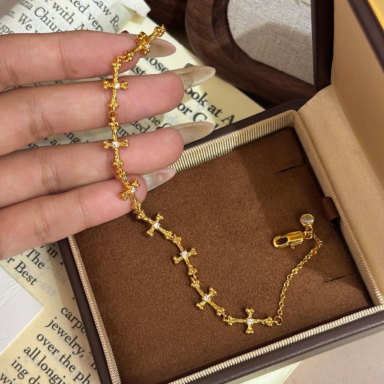 Popular exquisite bone cross bracelet niche jewelry золотий
Popular exquisite bone cross bracelet niche jewelry золотий