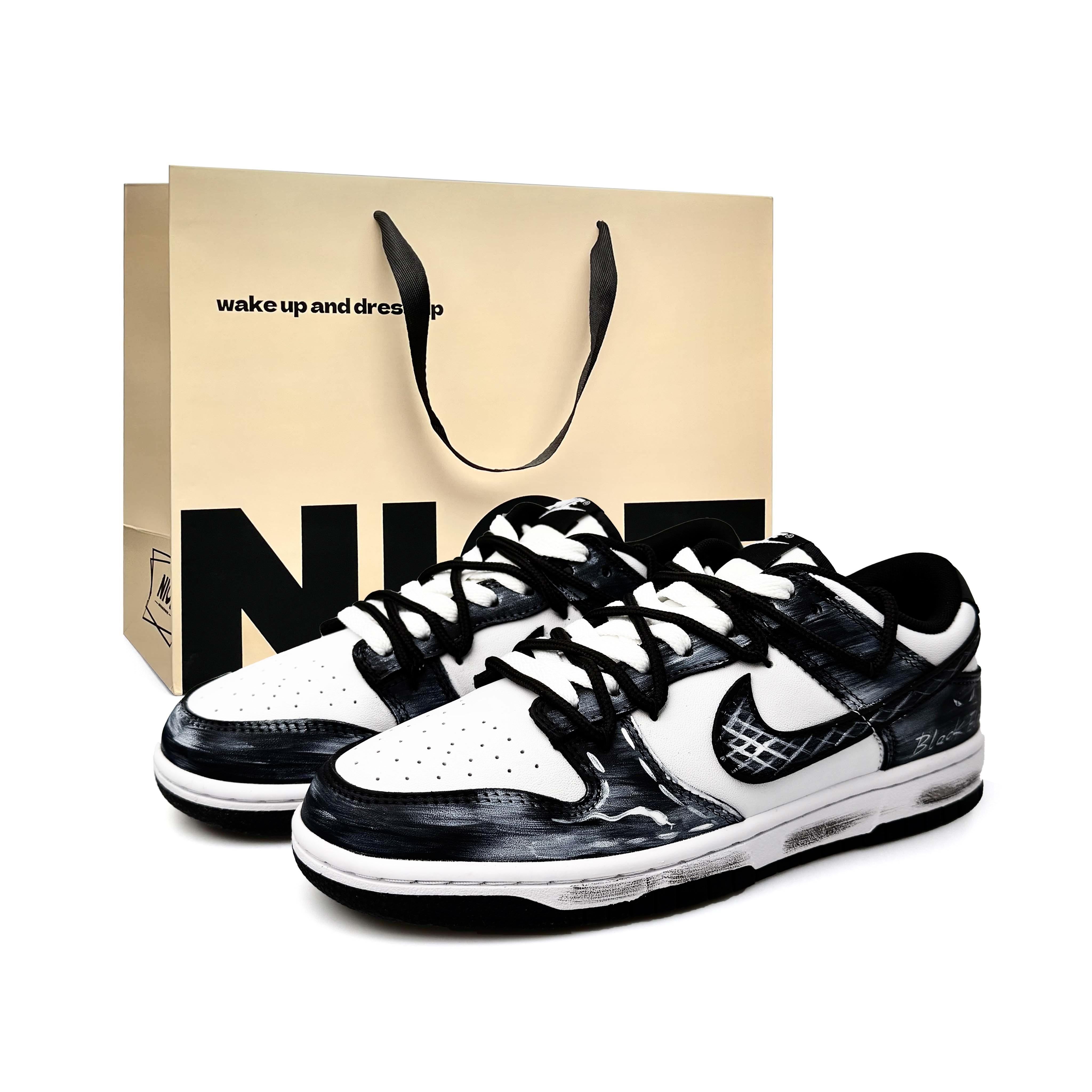 Nike Dunk Shopping Bag, Black Mamba Abrasion Resistant Low top Skateboard Shoes Unisex Black White DD1503-101(Team1031-SBOX) 38.5
Nike Dunk Shopping Bag, Black Mamba Abrasion Resistant Low top Skateboard Shoes Unisex Black White DD1503-101(Team1031-SBOX) 38.5