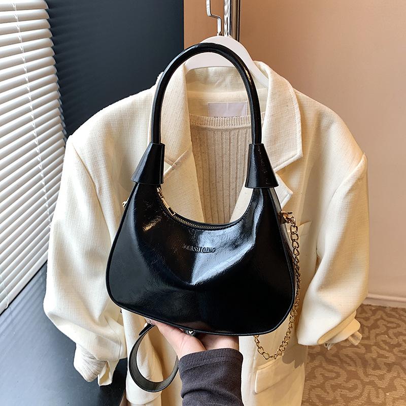 2025 popular Korean version of versatile oily leather new shoulder bag women s fashion foreign style exquisite temperament gentle messenger bag чорний
2025 popular Korean version of versatile oily leather new shoulder bag women s fashion foreign style exquisite temperament gentle messenger bag чорний