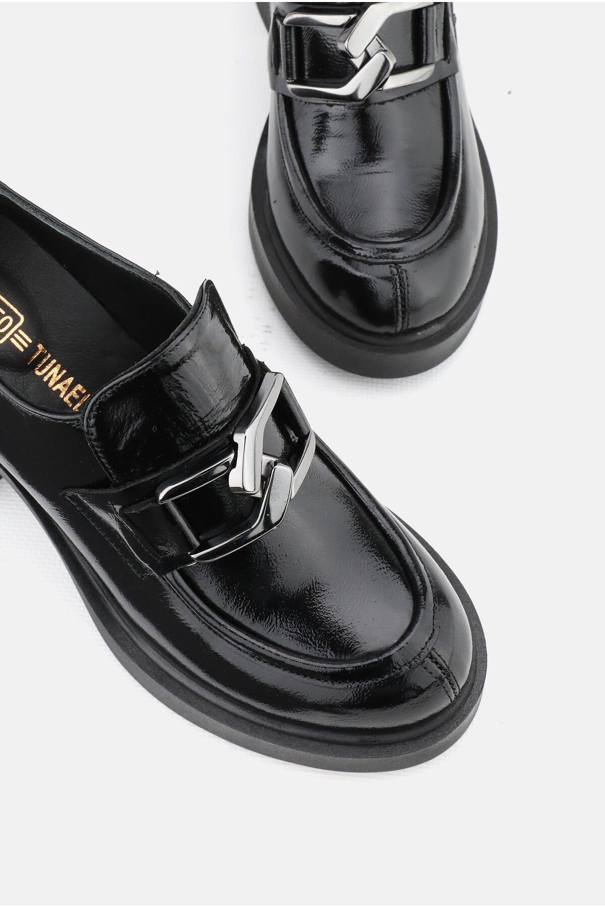 Women s Fashion Genuine Leather Thick Heeled Loafer Black Patent Leather High Heels Buckle Loafer Shoes 36
Women s Fashion Genuine Leather Thick Heeled Loafer Black Patent Leather High Heels Buckle Loafer Shoes 36