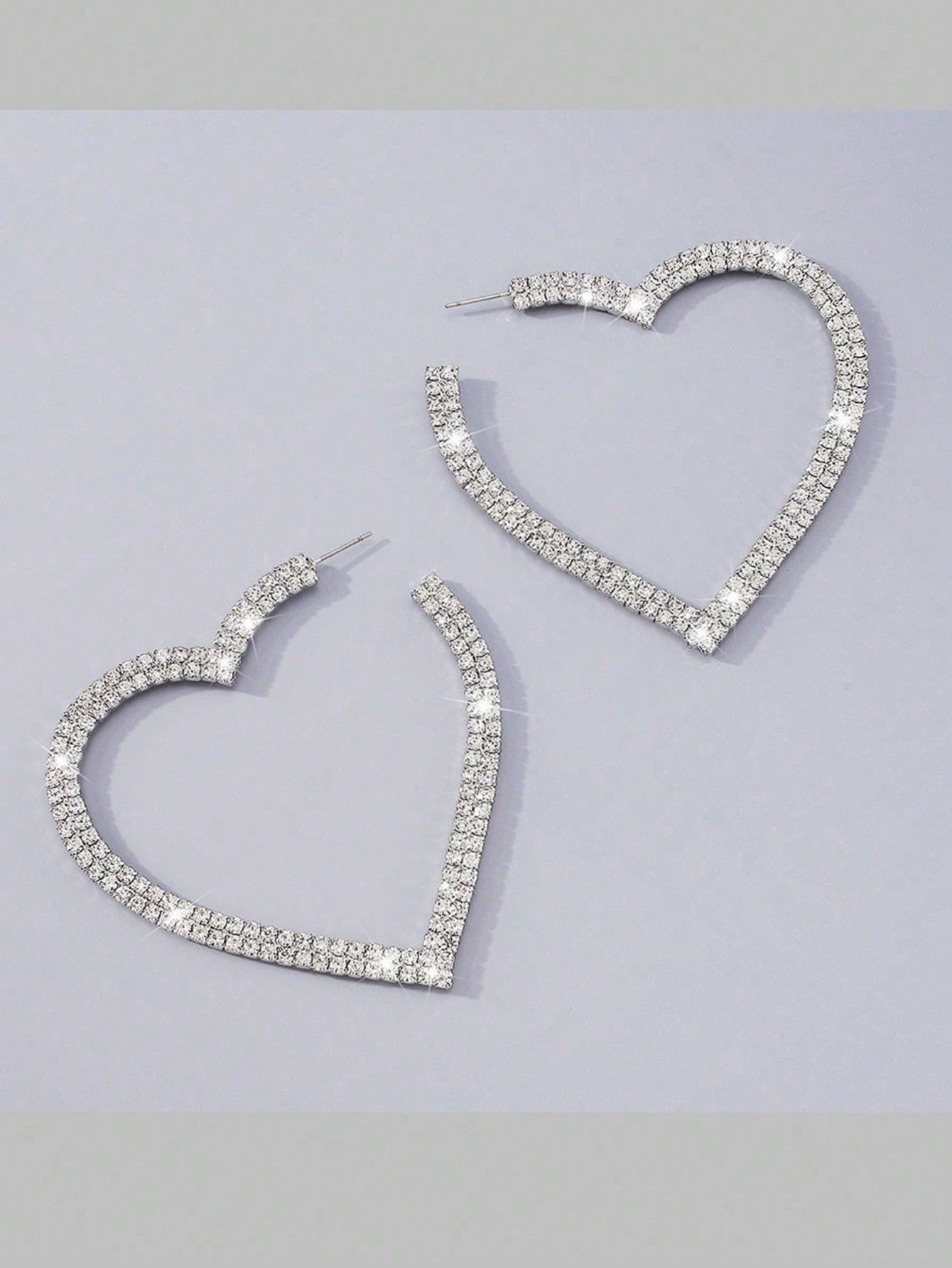 2pcs Copper Material Luxurious Heart Shaped Rhinestone Full Love Earrings For Women, Perfect Gift For Mother, Couple And Friends On Festivals one-size срібний
2pcs Copper Material Luxurious Heart Shaped Rhinestone Full Love Earrings For Women, Perfect Gift For Mother, Couple And Friends On Festivals one-size срібний