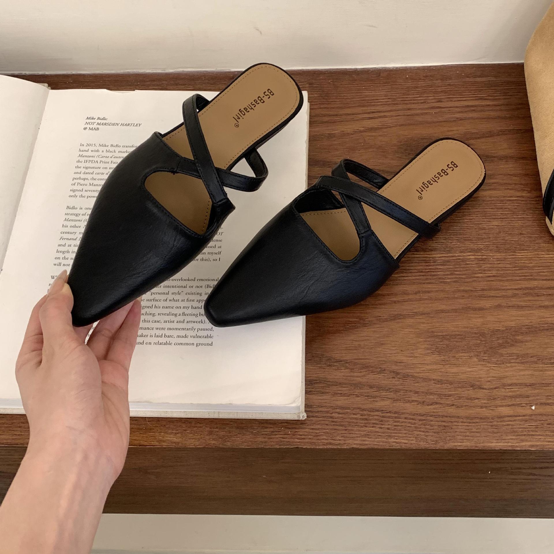 Французские ретро туфли на плоской подошве с острым носком, полушлепанцы для женщин, обувь для носки лето 2025, остроносые крутые шлепанцы для женщин 39 чёрный
Французские ретро туфли на плоской подошве с острым носком, полушлепанцы для женщин, обувь для носки лето 2025, остроносые крутые шлепанцы для женщин 39 чёрный