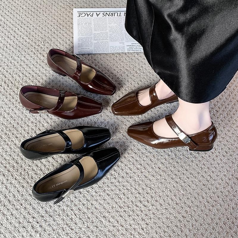 2025 new models mainly promote the Korean version of temperament women s shoes fashion explosion spring and autumn daily versatile shallow mouth retr 40 чорний
2025 new models mainly promote the Korean version of temperament women s shoes fashion explosion spring and autumn daily versatile shallow mouth retr 40 чорний
