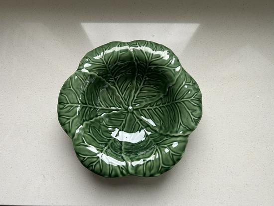 Leaf Ceramic Plate: Versatile for Snacks, Salads, Desserts, and Dining Table Decor
Leaf Ceramic Plate: Versatile for Snacks, Salads, Desserts, and Dining Table Decor