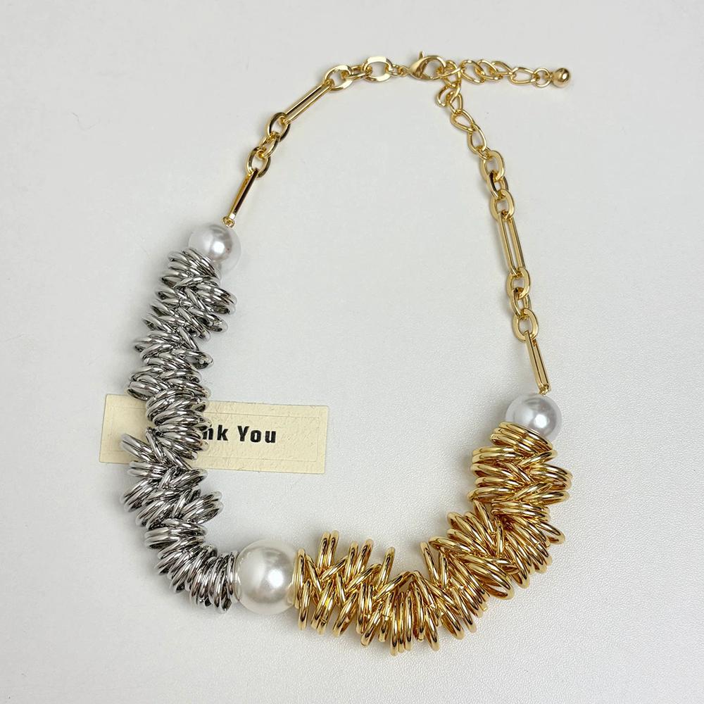 New Retro Metal Ring Pearl Necklace For Women Fashionable Trendy And Elegant Necklace Gift For Friends Other
New Retro Metal Ring Pearl Necklace For Women Fashionable Trendy And Elegant Necklace Gift For Friends Other