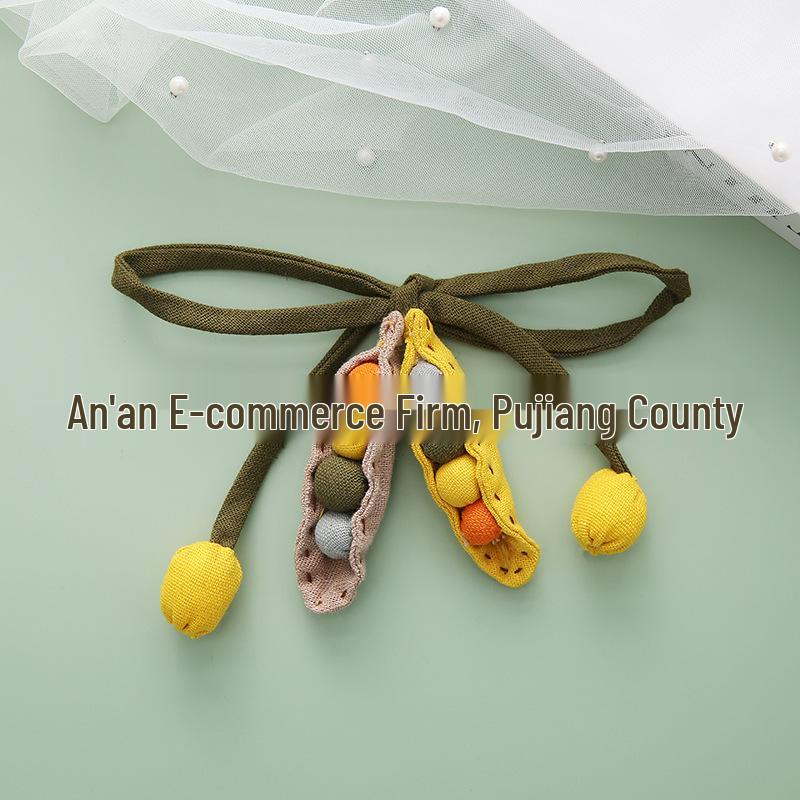 Handcrafted Fabric Pendant and Pea Brooch for Decor and Accessories
Handcrafted Fabric Pendant and Pea Brooch for Decor and Accessories