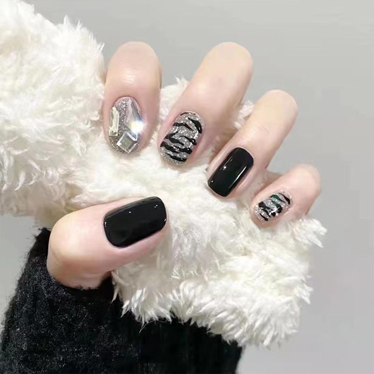 Medium Square Cat Eye Blush Nails - European/American Style, Sweet & Cool, Gentle French Nail Art Patches.
Medium Square Cat Eye Blush Nails - European/American Style, Sweet & Cool, Gentle French Nail Art Patches.