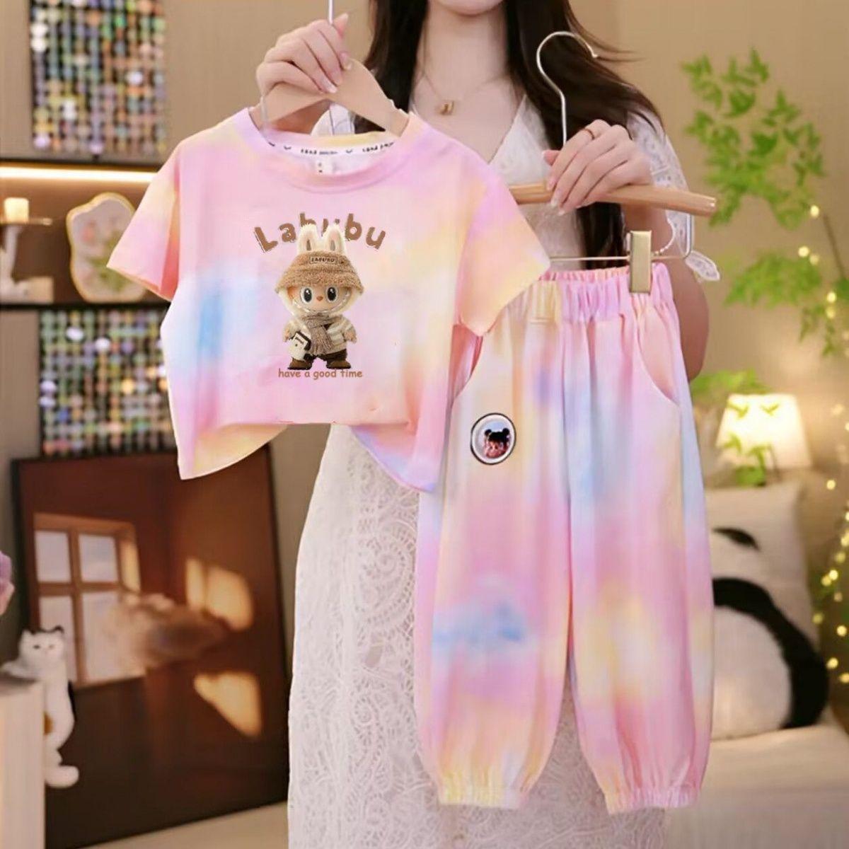 Повседневный спортивный костюм Летний детский модный и стильный комплект из двух предметов с коротким рукавом 120cm
Повседневный спортивный костюм Летний детский модный и стильный комплект из двух предметов с коротким рукавом 120cm