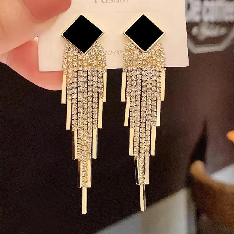 Rimiut New Rhinestone Long Tassel Earrings Korean Fashion Temperament Super Flash Earrings Wedding Party Jewelry for Women
Rimiut New Rhinestone Long Tassel Earrings Korean Fashion Temperament Super Flash Earrings Wedding Party Jewelry for Women