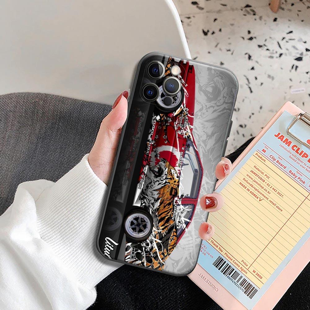 Tokyo JDM Drift Sports Car Phone Case for iPhone 14 15 Plus 11 12 13 15 14 Pro Max Mini Xs XR 7 8 Case Black Soft Silicone Cover iPhone 14 Pro
Tokyo JDM Drift Sports Car Phone Case for iPhone 14 15 Plus 11 12 13 15 14 Pro Max Mini Xs XR 7 8 Case Black Soft Silicone Cover iPhone 14 Pro
