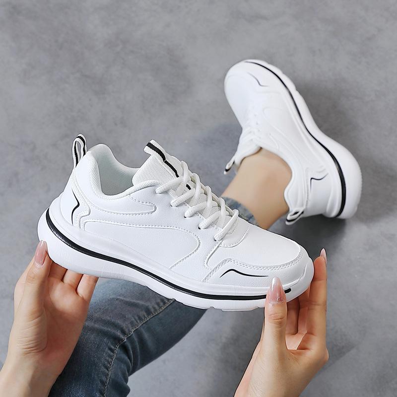 Ladies spring new waterproof leather surface soft sole casual sports shoes women s shoes sports light and comfortable running shoes 42 чорний
Ladies spring new waterproof leather surface soft sole casual sports shoes women s shoes sports light and comfortable running shoes 42 чорний
