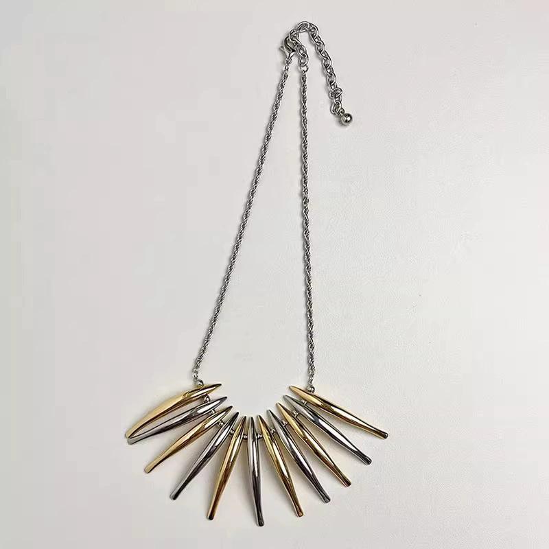 Exaggerated Gold Silver Color-Matched Mirror-Finish Metal Long Bar Pendant Necklace For Ladies Trendy Elegant Necklaces Birthday Other
Exaggerated Gold Silver Color-Matched Mirror-Finish Metal Long Bar Pendant Necklace For Ladies Trendy Elegant Necklaces Birthday Other