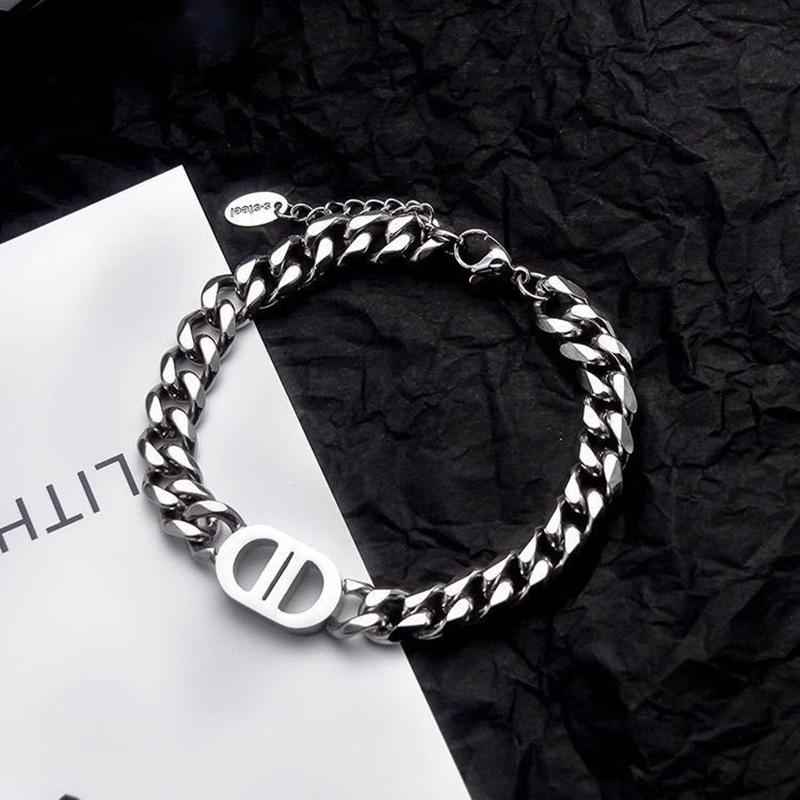 Stainless Steel Bracelet for Women And Men Jewelry Cuban Chain Bangles Fashion Trend Gifts срібний
Stainless Steel Bracelet for Women And Men Jewelry Cuban Chain Bangles Fashion Trend Gifts срібний