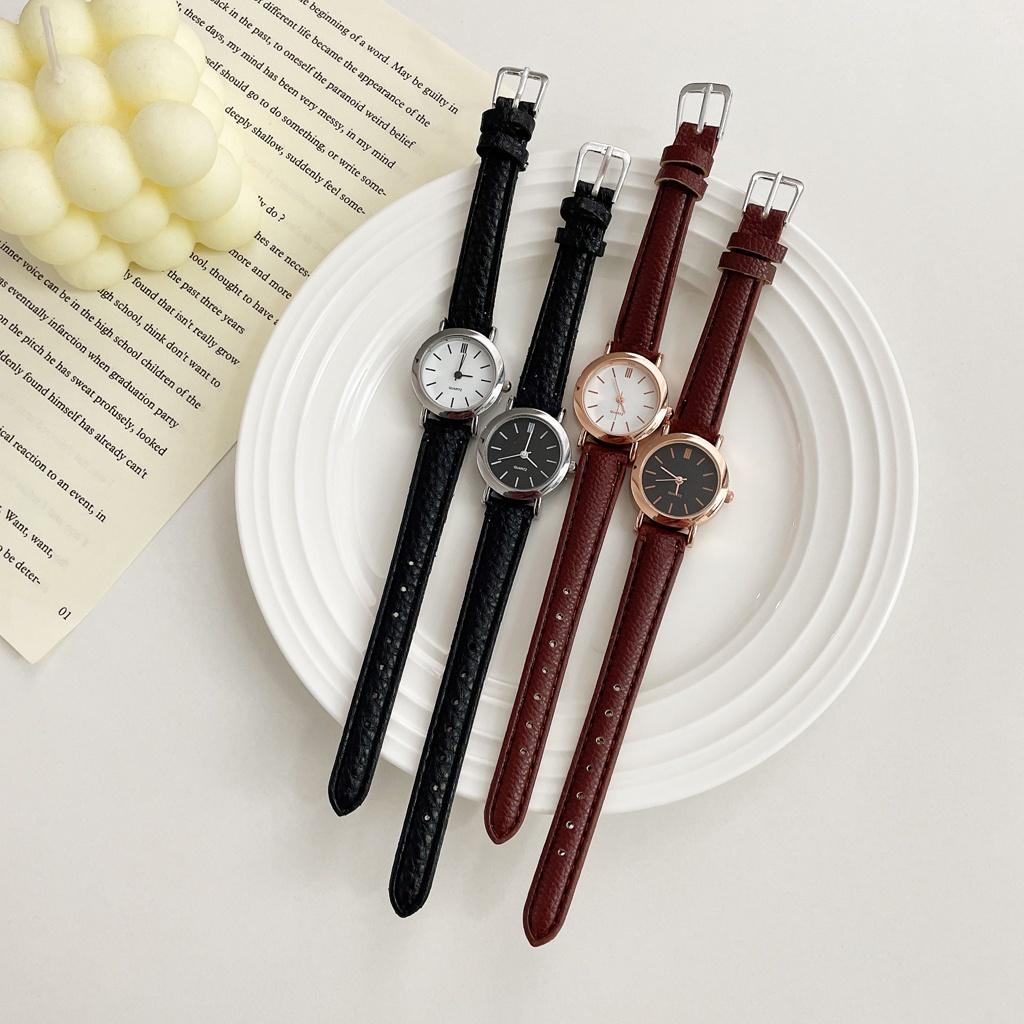 Ready Stock Jam tangan Wanita Корейская версия трендовые простые ретро студенческие мужские и женские часы с кварцевым поясом для пары
Ready Stock Jam tangan Wanita Корейская версия трендовые простые ретро студенческие мужские и женские часы с кварцевым поясом для пары