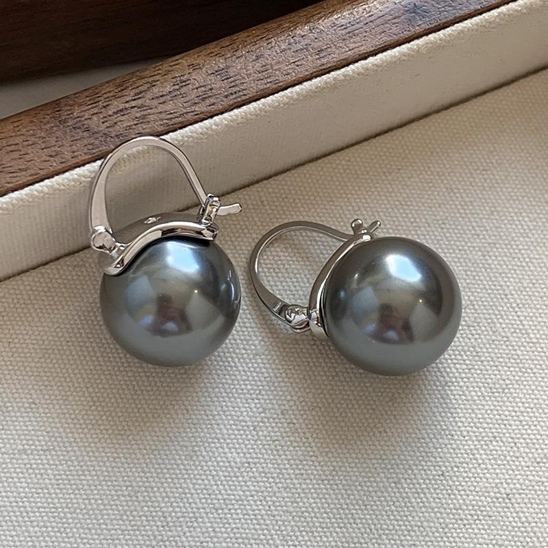 Artificial Ao White Tahitian Gold Beads Madoya Pearl Earrings Women s Fever High Heels Ear Hook Earrings
Artificial Ao White Tahitian Gold Beads Madoya Pearl Earrings Women s Fever High Heels Ear Hook Earrings