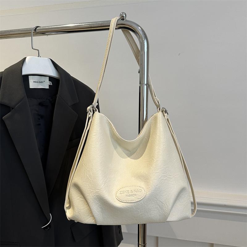 Large capacity tote bag women s 2024 new fashion commuter backpack women s retro casual shoulder travel backpack women
Large capacity tote bag women s 2024 new fashion commuter backpack women s retro casual shoulder travel backpack women