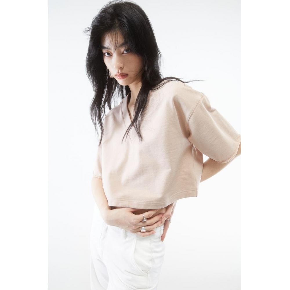 Футболка HM с v-образным вырезом светло-бежевая
Футболка HM с v-образным вырезом светло-бежевая