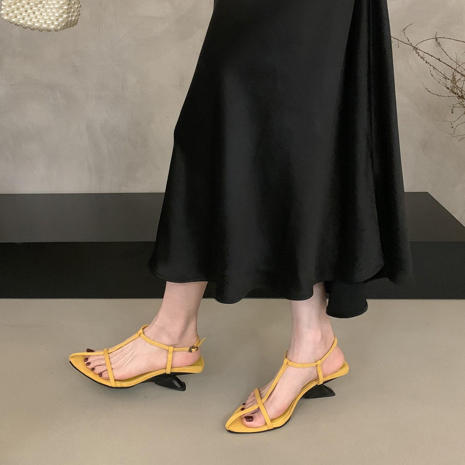 Pointed open-toed niche wedge heel with sandals girl 2025 summer fairy wind pointed shoes 39
Pointed open-toed niche wedge heel with sandals girl 2025 summer fairy wind pointed shoes 39