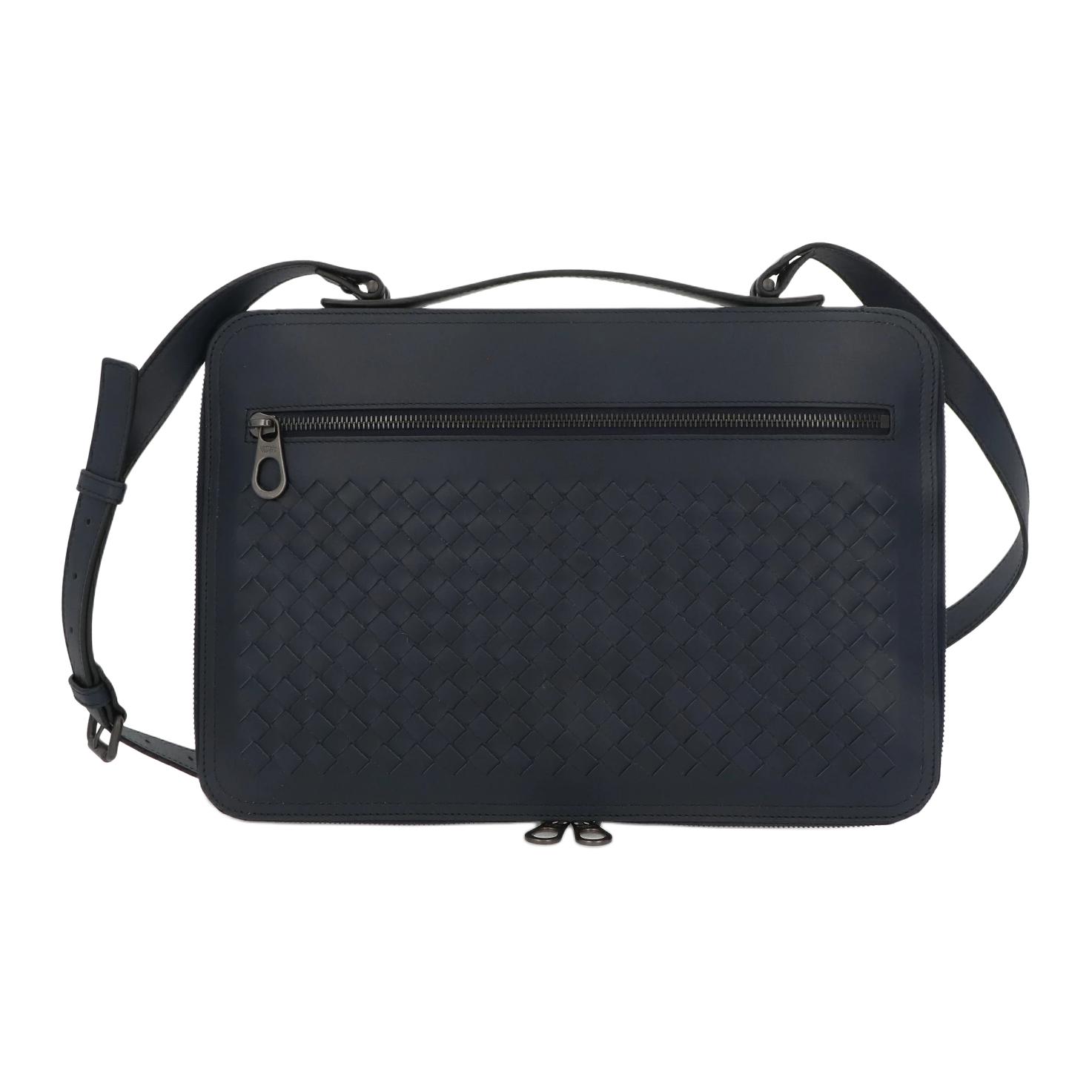 Bottega Veneta Woven Stripe Zip Leather Laptop Bag Men Bags Navy-Blue 536287V46514004 Basic Set (Bag+Dust Bag)
Bottega Veneta Woven Stripe Zip Leather Laptop Bag Men Bags Navy-Blue 536287V46514004 Basic Set (Bag+Dust Bag)
