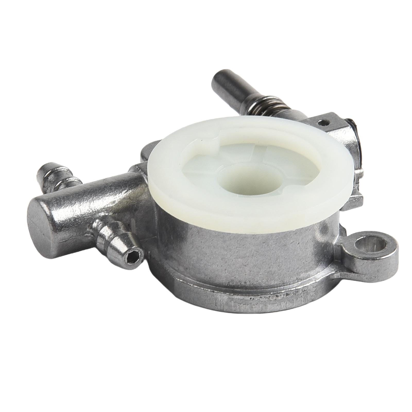 1Pcs Chainsaw Oil Pump With Worm Drive Gear For 2500 3800 Chainsaw Spare Parts Garden Power Tool Accessories
1Pcs Chainsaw Oil Pump With Worm Drive Gear For 2500 3800 Chainsaw Spare Parts Garden Power Tool Accessories