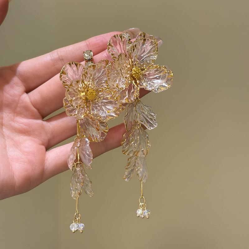 Silver Needle Diamond Acrylic Flower Fringed Earrings Light Luxury Premium Earrings Retro Niche Design Earrings Women
Silver Needle Diamond Acrylic Flower Fringed Earrings Light Luxury Premium Earrings Retro Niche Design Earrings Women