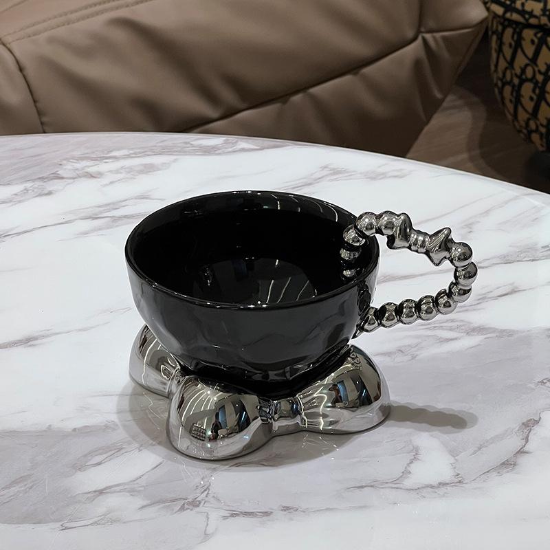 300 мл керамическая кофейная чашка и блюдце набор милые чашки для послеобеденного чая любовные чашки парные чашки домашние чайные чашки украшение гостиной 300ML
300 мл керамическая кофейная чашка и блюдце набор милые чашки для послеобеденного чая любовные чашки парные чашки домашние чайные чашки украшение гостиной 300ML