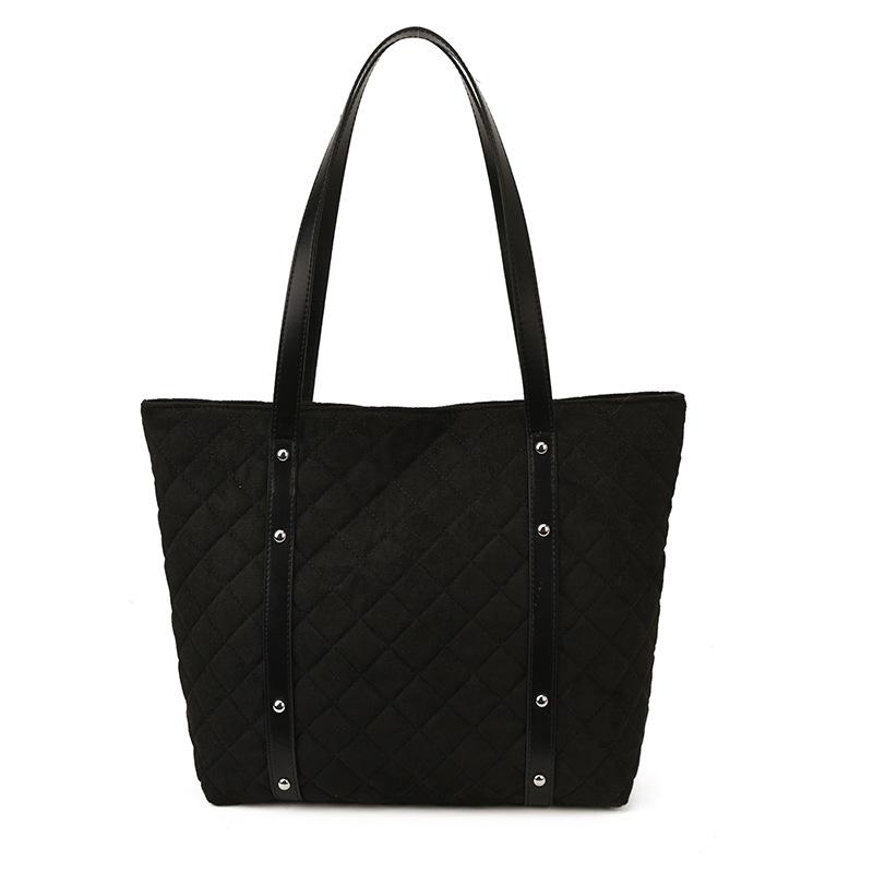 Quilted Tote Bag for Women with Diamond Stitching and Leather Handles
Quilted Tote Bag for Women with Diamond Stitching and Leather Handles
