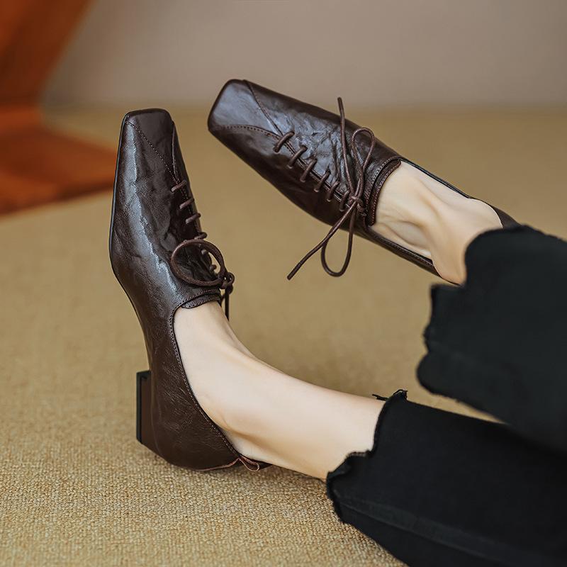 Узкие туфли из кожи на шнуровке в стиле ретро с мягкой подошвой для женщин, весна и осень, новые повседневные мокасины с квадратным носком и низким каблуком 40 коричневый
Узкие туфли из кожи на шнуровке в стиле ретро с мягкой подошвой для женщин, весна и осень, новые повседневные мокасины с квадратным носком и низким каблуком 40 коричневый