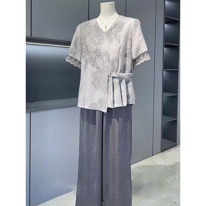 Mom s Summer Stylish Set: 2025 New Arrival, Short-Sleeve Top, Elegant Two-Piece for Middle-Aged & Elderly Women 3XL (Recommended 120-135 kg)
Mom s Summer Stylish Set: 2025 New Arrival, Short-Sleeve Top, Elegant Two-Piece for Middle-Aged & Elderly Women 3XL (Recommended 120-135 kg)