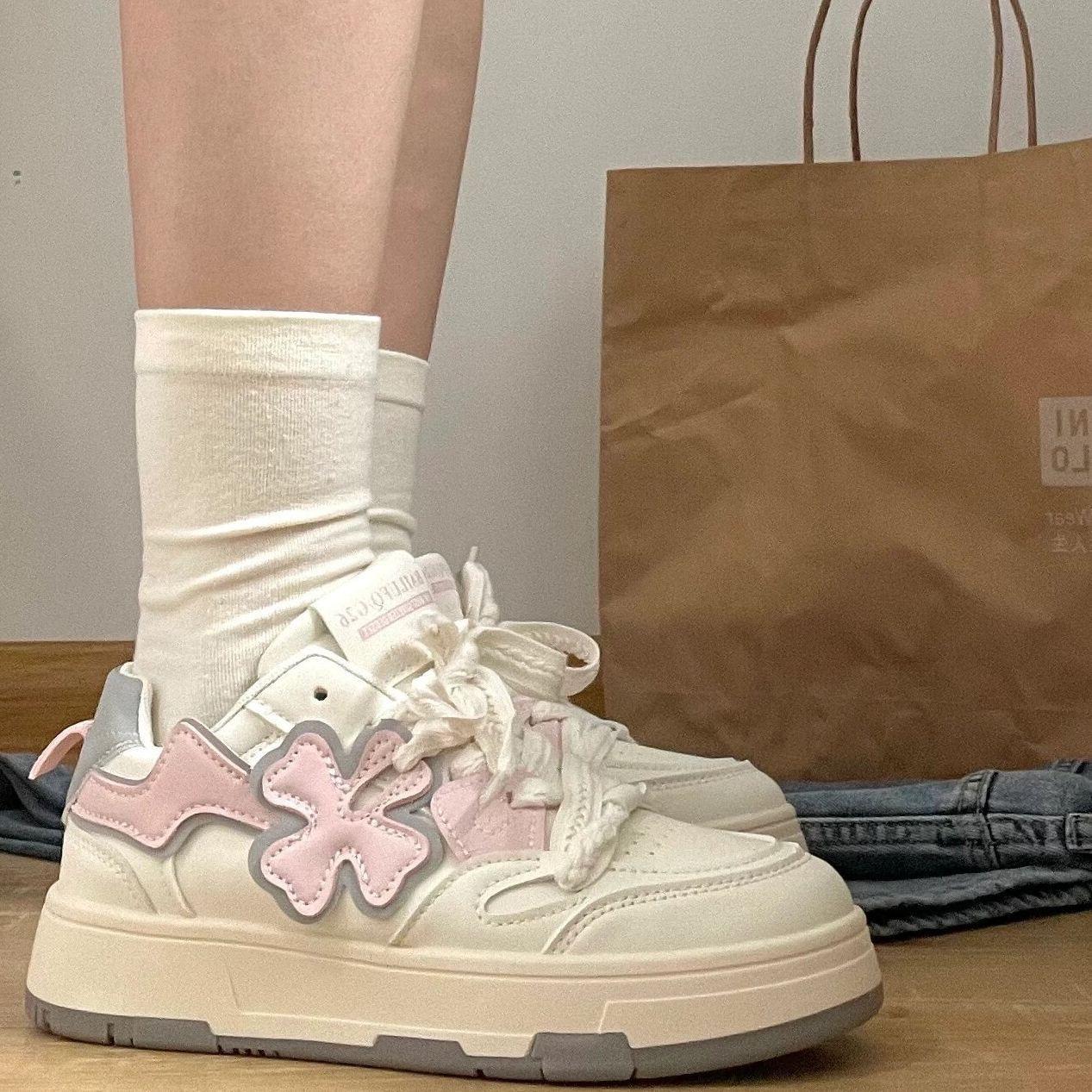 Туфли на толстой подошве с дизайном четырехлистного клевера, женские, новая весна-лето 2024, нишевые, повседневные, универсальные, модные белые туфли для женщин 35 лавандовый
Туфли на толстой подошве с дизайном четырехлистного клевера, женские, новая весна-лето 2024, нишевые, повседневные, универсальные, модные белые туфли для женщин 35 лавандовый