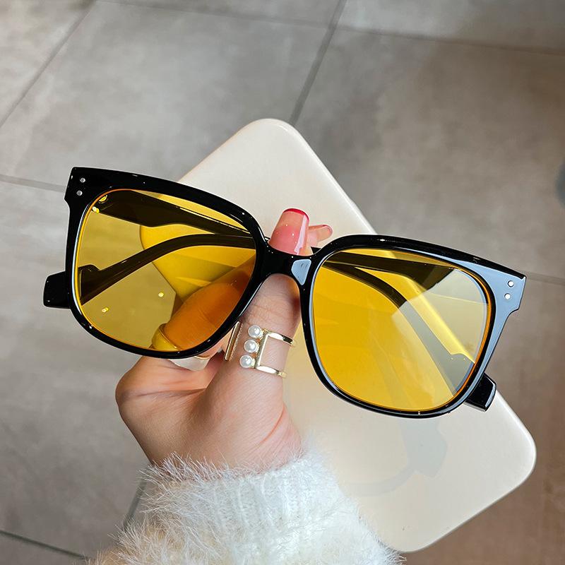 Uv400 Sunglasses For Women Retro Black Glasses Street Shooting Disco Fashion Accessories Vintage Glasses Women Luxury Designer SUNGLASSES
Uv400 Sunglasses For Women Retro Black Glasses Street Shooting Disco Fashion Accessories Vintage Glasses Women Luxury Designer SUNGLASSES