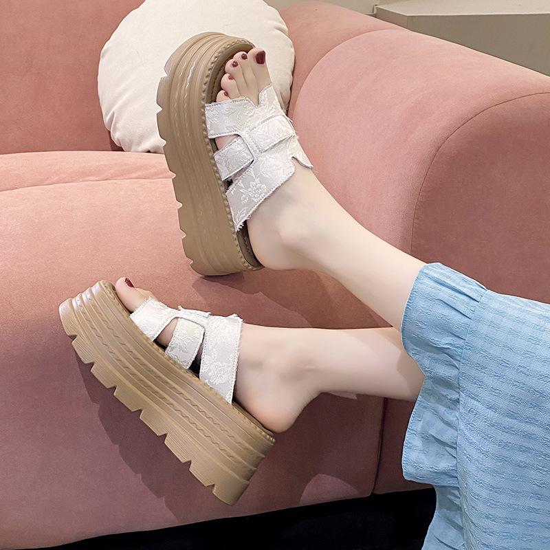 Thick-bottomed heightening cool slippers women s summer wear new fashion casual beach cool slippers 34
Thick-bottomed heightening cool slippers women s summer wear new fashion casual beach cool slippers 34