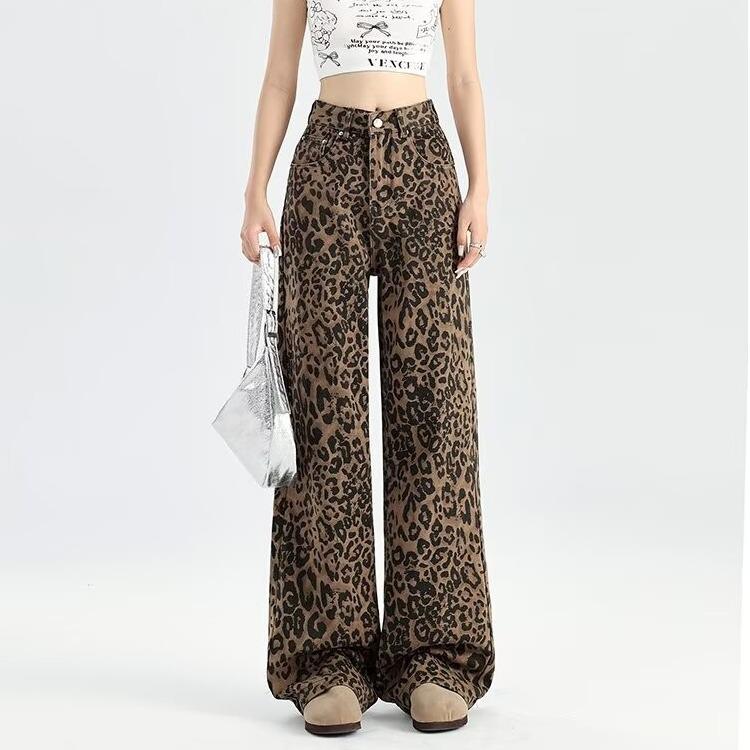 Женские джинсы с высокой посадкой и широкими штанинами с леопардовым принтом для миниатюрных - Коллекция Осень/Зима 2024 S цветной печати леопарда
Женские джинсы с высокой посадкой и широкими штанинами с леопардовым принтом для миниатюрных - Коллекция Осень/Зима 2024 S цветной печати леопарда