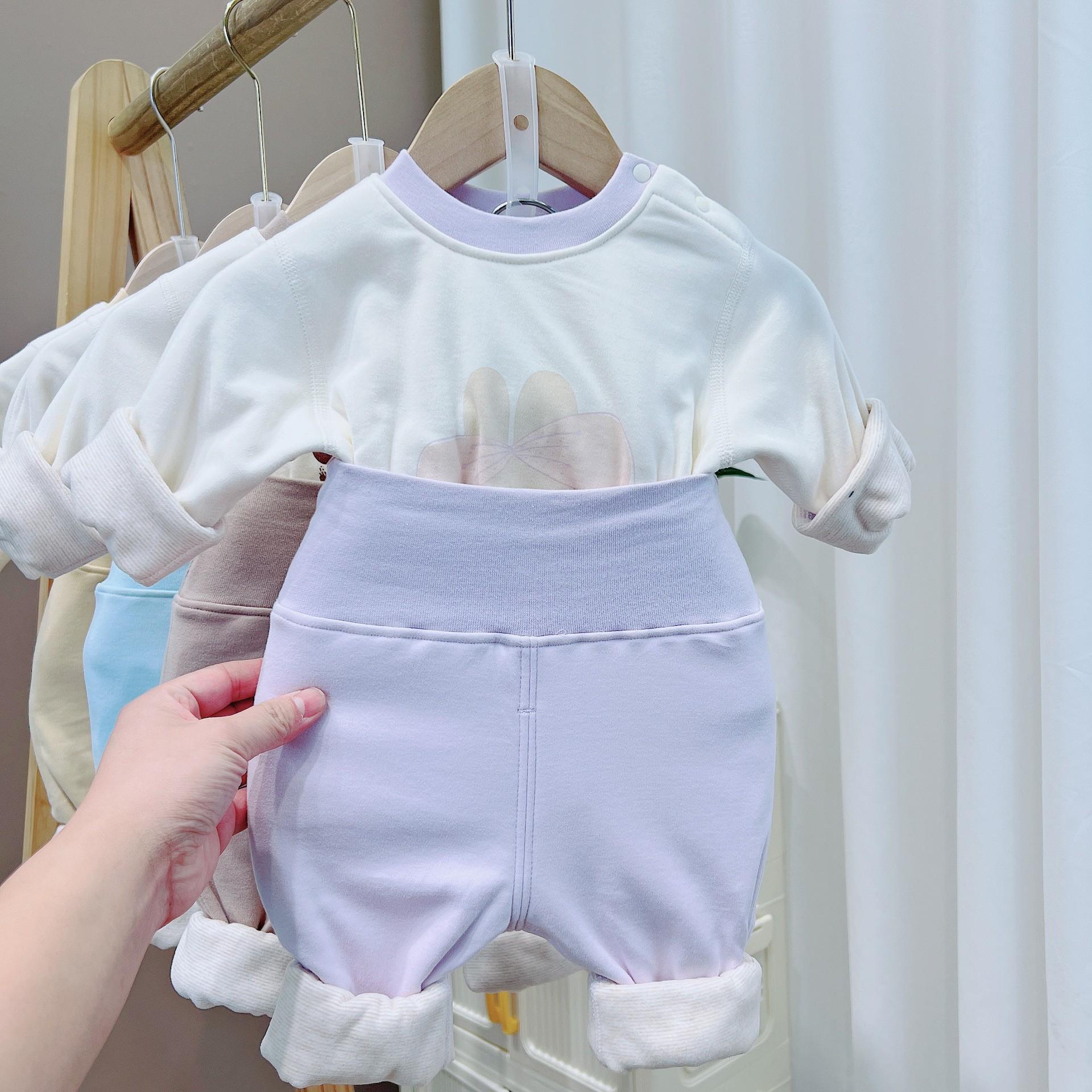 Infant Wool-Silk High Waist Autumn Set with Shoulder Buttons 90 Size
Infant Wool-Silk High Waist Autumn Set with Shoulder Buttons 90 Size