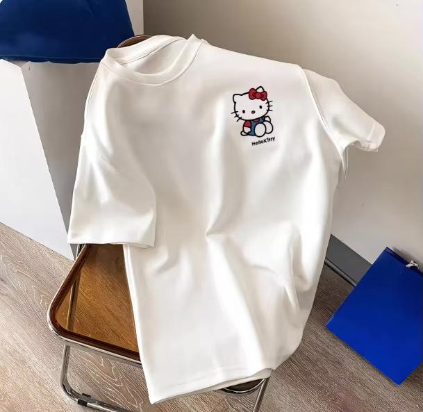 2026 HelloKitty Sanrio Printed Cotton TShirt Summer Cartoon Design Childrens Roundneck Fashion LooseFitting Casual Wear S
2026 HelloKitty Sanrio Printed Cotton TShirt Summer Cartoon Design Childrens Roundneck Fashion LooseFitting Casual Wear S