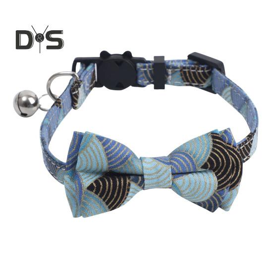 Ошейник для кошек с галстуком-бабочкой и колокольчиком из ткани с принтом в японском стиле, ожерелье для домашних животных, регулируемые безопасные шейные ошейники разных цветов для маленьких собак и кошек синий
Ошейник для кошек с галстуком-бабочкой и колокольчиком из ткани с принтом в японском стиле, ожерелье для домашних животных, регулируемые безопасные шейные ошейники разных цветов для маленьких собак и кошек синий