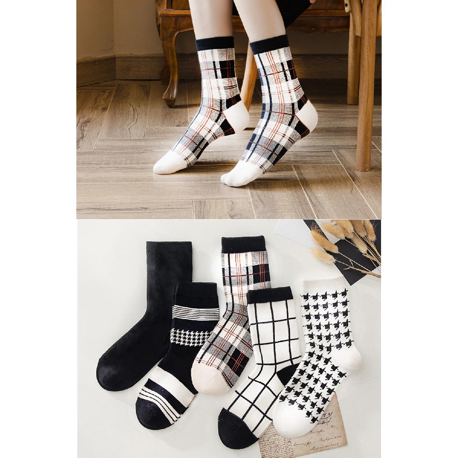 Набор из 5 женских носков с рисунком 36-41
Набор из 5 женских носков с рисунком 36-41