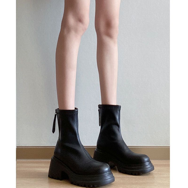 Женские черные ботильоны в британском стиле, небольшой каблук, толстая подошва, превосходные эластичные ботильоны в зарубежном стиле, подчеркивающие ноги, маленькие ботинки Мартин 39
Женские черные ботильоны в британском стиле, небольшой каблук, толстая подошва, превосходные эластичные ботильоны в зарубежном стиле, подчеркивающие ноги, маленькие ботинки Мартин 39