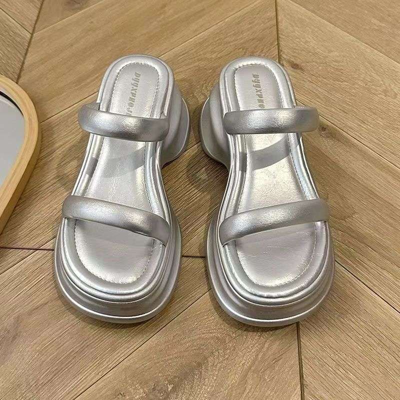 Wear foreign-style thick-soled heightened sandals for women s 2026 summer new Korean version of fashionable versatile casual slippers 40 серебряный
Wear foreign-style thick-soled heightened sandals for women s 2026 summer new Korean version of fashionable versatile casual slippers 40 серебряный