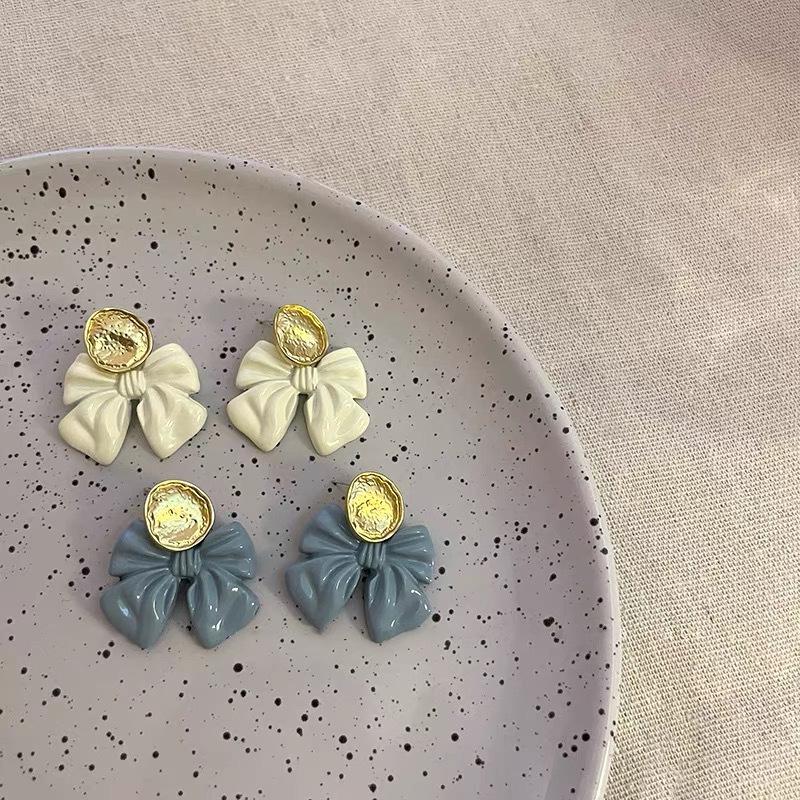 S925 Silver Needle Sweet Girl Bow Dangle Earrings - Trendy Niche Design for Women белый
S925 Silver Needle Sweet Girl Bow Dangle Earrings - Trendy Niche Design for Women белый