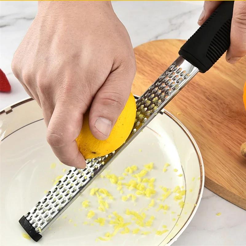 Терка для сиру з нержавіючої сталі Слайсер Lemon Zester Chocolate Chopper Фруктовочистка Рубанок Овочерізка Кухонні гаджети
Терка для сиру з нержавіючої сталі Слайсер Lemon Zester Chocolate Chopper Фруктовочистка Рубанок Овочерізка Кухонні гаджети